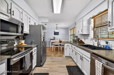 Kitchen - 24404 Superior Dr, Lucedale, MS 39452 photo 1 of 1