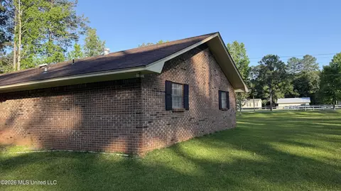 Exterior - 1684 Old Highway 80, Forest, MS 39074 photo 2 of 7