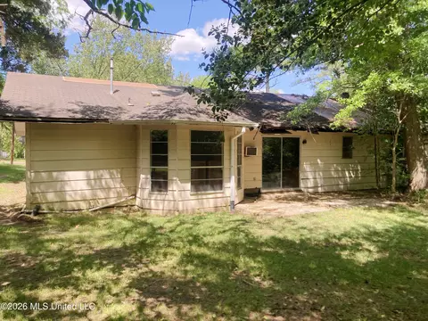 Exterior - 539 Cedarhurst Rd, Jackson, MS 39206 photo 3 of 3