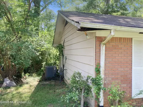 Exterior - 539 Cedarhurst Rd, Jackson, MS 39206 photo 1 of 3