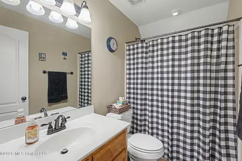 Bath - 1409 Monteith Ave, Hernando, MS 38632 photo 4 of 4
