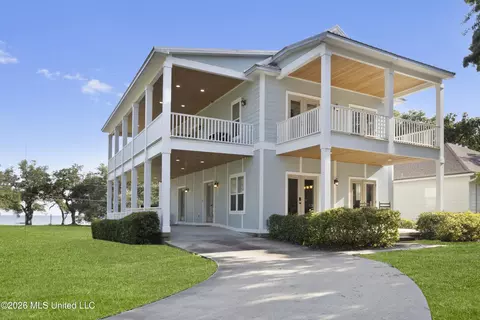 631 2nd St, Gulfport, MS 39501