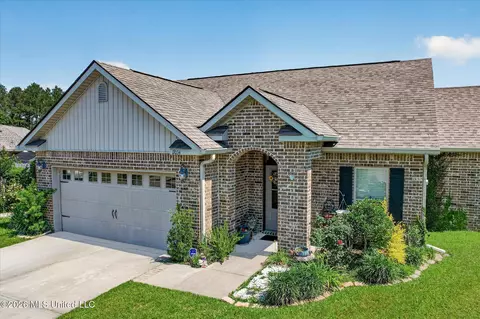 17034 Washingtonia Ln, D'iberville, MS 39540