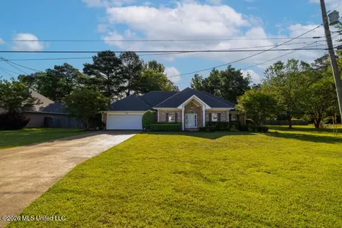 55 Hazelnut Cir, Columbus, MS 39705