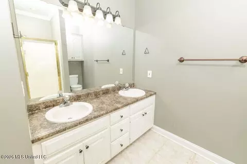 Bath - 55 Hazelnut Cir, Columbus, MS 39705 photo 3 of 4