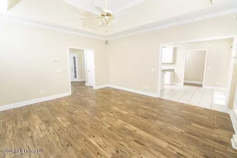 Living - 55 Hazelnut Cir, Columbus, MS 39705 photo 4 of 4