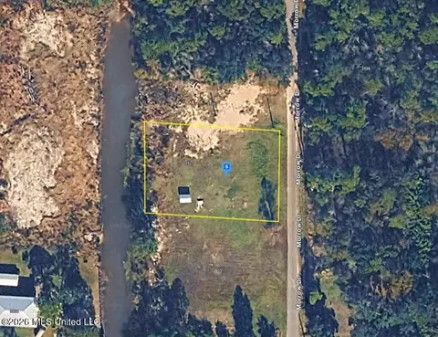 3527 Morrow Dr, Pass Christian, MS 39571