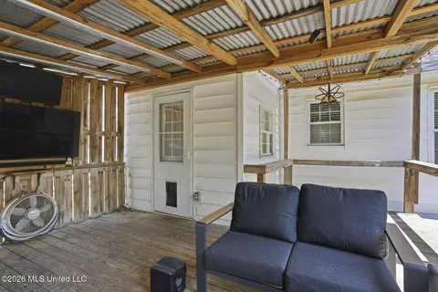 Exterior - 3419 Northview Dr, Jackson, MS 39216 photo 3 of 9