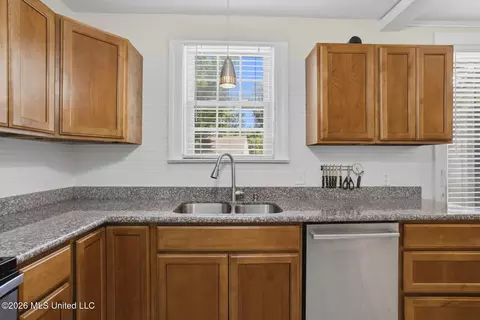 Kitchen - 3419 Northview Dr, Jackson, MS 39216 photo 3 of 4