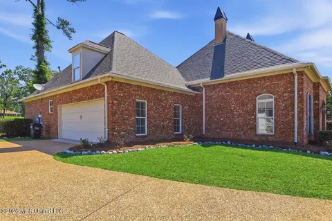 Exterior - 100 Grandeur Dr, Brandon, MS 39042 photo 4 of 9