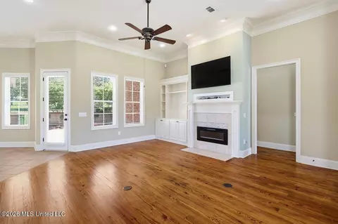 Living - 100 Grandeur Dr, Brandon, MS 39042 photo 1 of 3