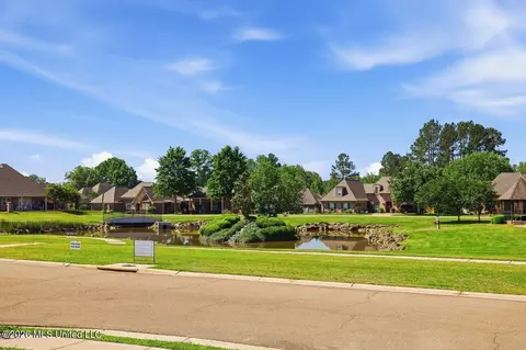 Exterior - 100 Grandeur Dr, Brandon, MS 39042 photo 5 of 9