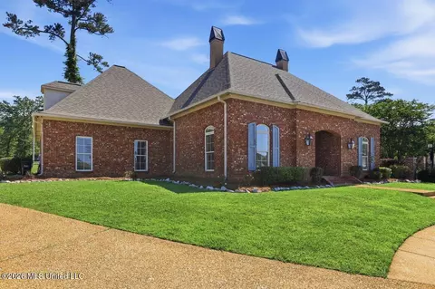 Exterior - 100 Grandeur Dr, Brandon, MS 39042 photo 3 of 9