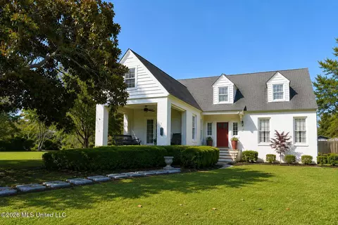 204 Grand Blvd, Greenwood, MS 38930