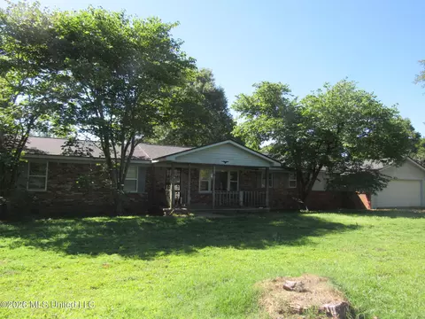 461 Cypress Corner Rd, Senatobia, MS 38668