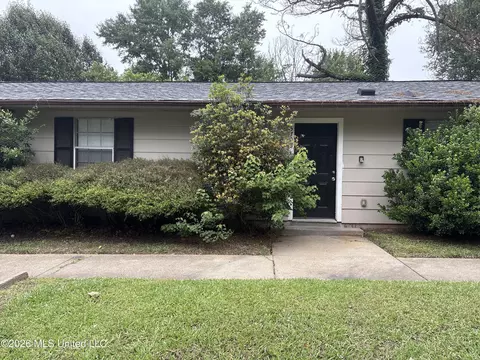 5708 Orchard View Dr, Jackson, MS 39211