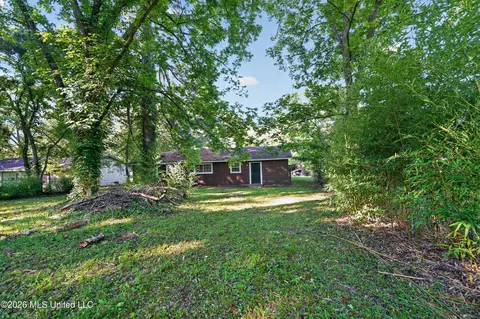 620 Queen Cir, Jackson, MS 39209
