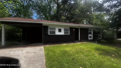 620 Queen Cir, Jackson, MS 39209