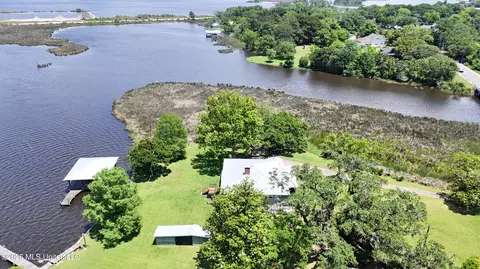 View/Area - 3925 Dantzler St, Moss Point, MS 39563 photo 3 of 4