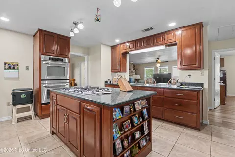 Kitchen - 3925 Dantzler St, Moss Point, MS 39563 photo 2 of 5