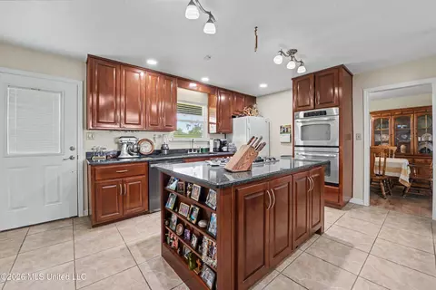 Kitchen - 3925 Dantzler St, Moss Point, MS 39563 photo 1 of 5