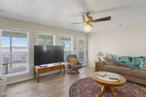 Living - 3925 Dantzler St, Moss Point, MS 39563 photo 2 of 4
