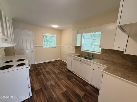3173 Oak Forest Dr, Jackson, MS 39212 photo 5
