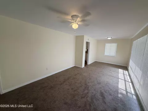 3173 Oak Forest Dr, Jackson, MS 39212 photo 3