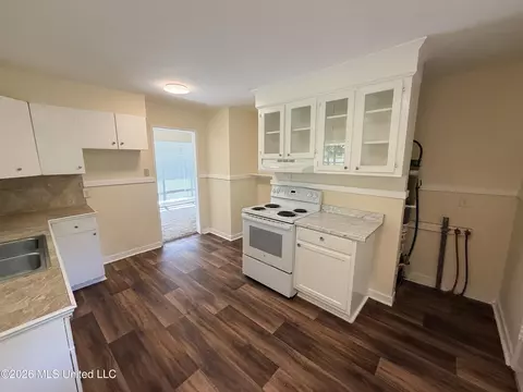 3173 Oak Forest Dr, Jackson, MS 39212 photo 4