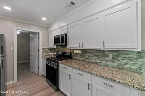 Kitchen - 7122 Summit Holmesville Rd, Mccomb, MS 39648 photo 1 of 4