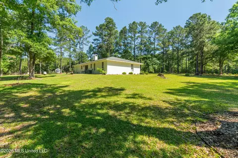 Exterior - 7122 Summit Holmesville Rd, Mccomb, MS 39648 photo 6 of 7