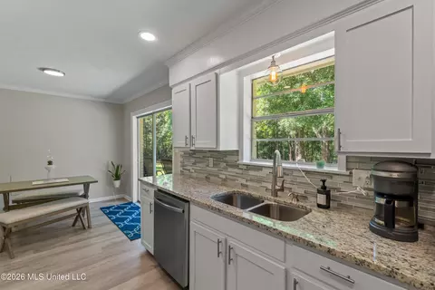Kitchen - 7122 Summit Holmesville Rd, Mccomb, MS 39648 photo 4 of 4