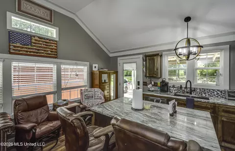 Kitchen - 214 Parks Rd # B, Jackson, MS 39212 photo 4 of 5