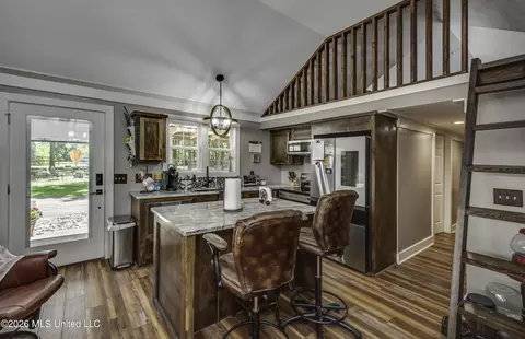 Kitchen - 214 Parks Rd # B, Jackson, MS 39212 photo 2 of 5