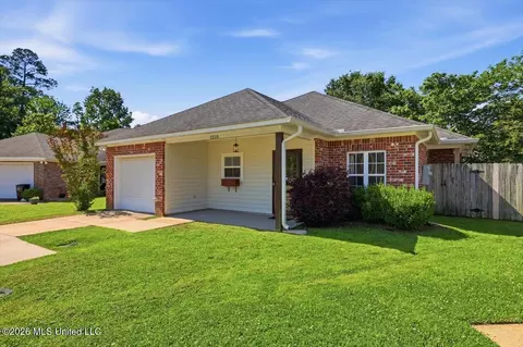 Exterior - 1210 Coachlight Cv, Brandon, MS 39042 photo 5 of 5