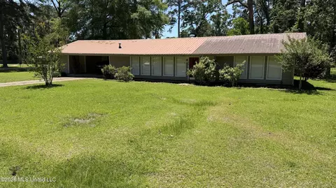 605 Mounger St, Forest, MS 39074