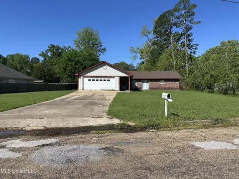 6037 Floral Dr, Jackson, MS 39206