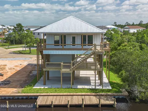 5011 Tennessee St, Bay Saint Louis, MS 39520
