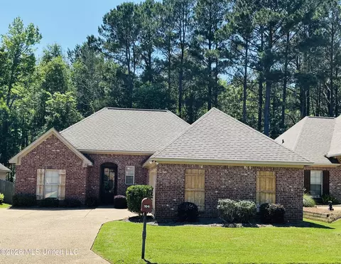 104 Meadowcreek Dr, Brandon, MS 39042