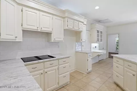 Kitchen - 2004 Walden Pl, Brandon, MS 39042 photo 3 of 4
