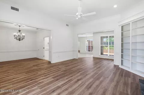 Living - 2004 Walden Pl, Brandon, MS 39042 photo 1 of 4