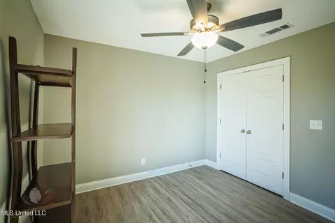 Bedroom - 862 Long Leaf Cir, Brandon, MS 39042 photo 6 of 6