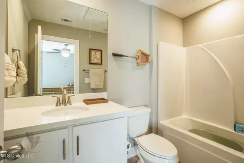 Bath - 862 Long Leaf Cir, Brandon, MS 39042 photo 6 of 6
