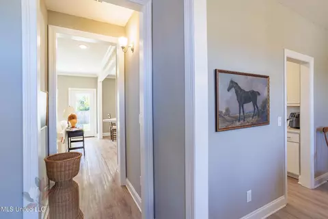 Entry Way - 862 Long Leaf Cir, Brandon, MS 39042 photo 6 of 6