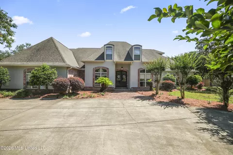 1914 Shelby Ln, Ocean Springs, MS 39564
