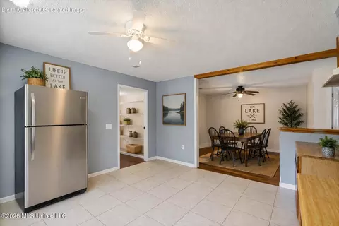 Dining - 280 Thunderbird Dr, Hernando, MS 38632 photo 1 of 2