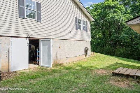 Exterior - 280 Thunderbird Dr, Hernando, MS 38632 photo 7 of 14