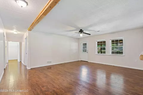 Living - 280 Thunderbird Dr, Hernando, MS 38632 photo 5 of 5