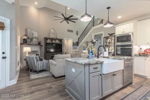 Entry Way - 1478 Ashtons Ln, Hernando, MS 38632 photo 2 of 3