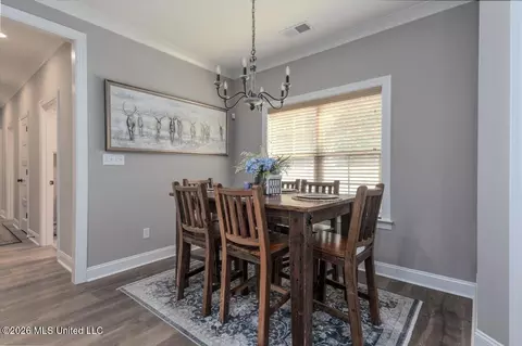 Dining - 1478 Ashtons Ln, Hernando, MS 38632 photo 2 of 2